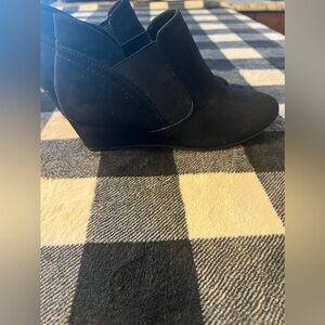 Women’s Solanz Black Suede Bootie. Size 8